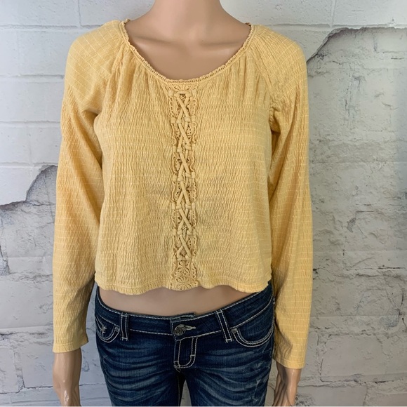 American Eagle Yellow Top - Picture 1 of 5